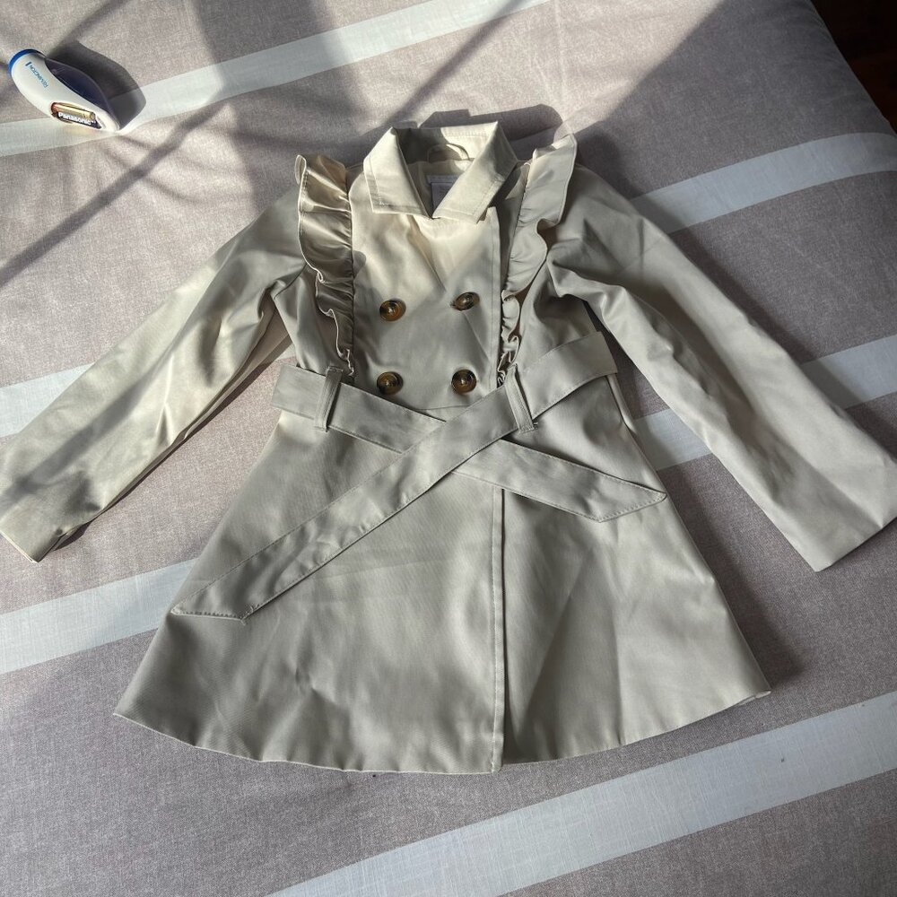 EUC Tahari Stylish Beige Ruffle Trench Coat with Belt Girls Sz XS (4) - Picture 1 of 6